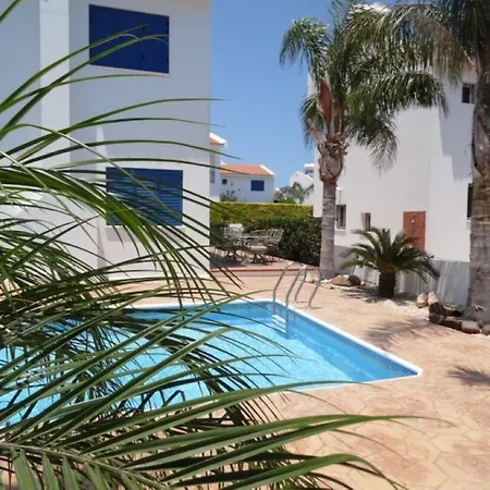 Paros